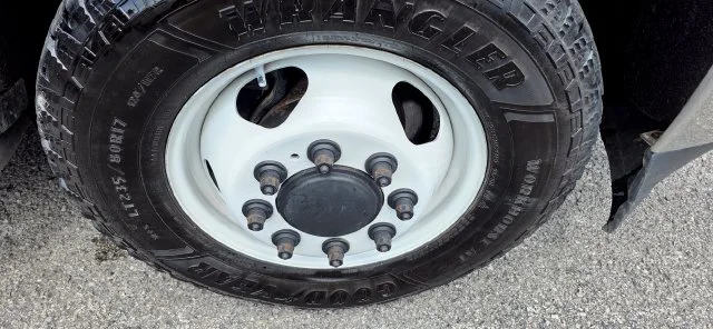 Used 2018 White Chevrolet Flat Bed image 12