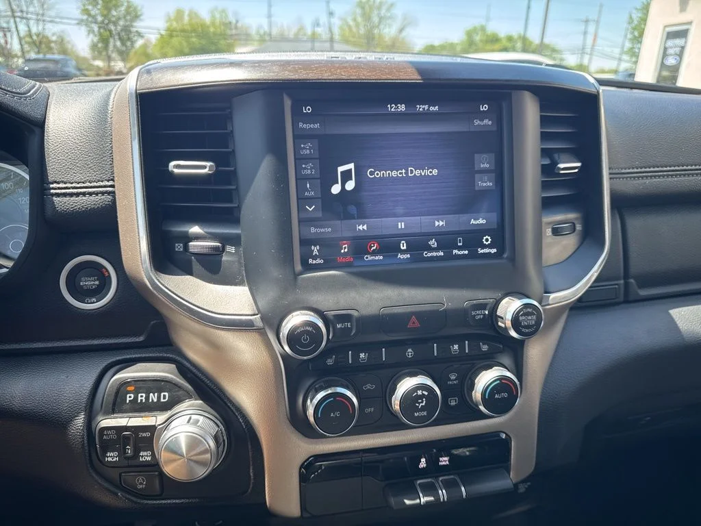 Used 2021 Silver Ram Laramie image 19