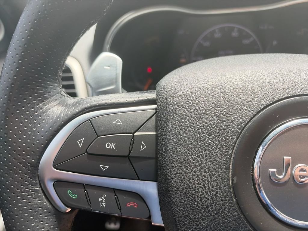 Used 2017 Black Jeep Trailhawk image 24