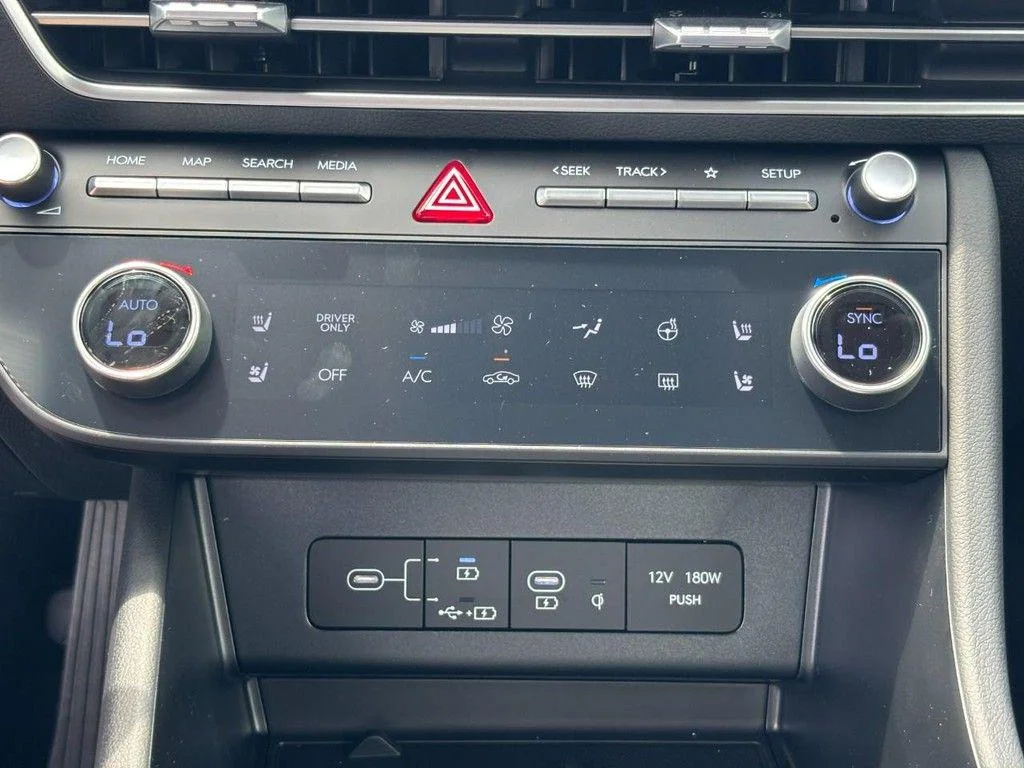 2025 Hyundai Sonata Hybrid Limited - Photo 18