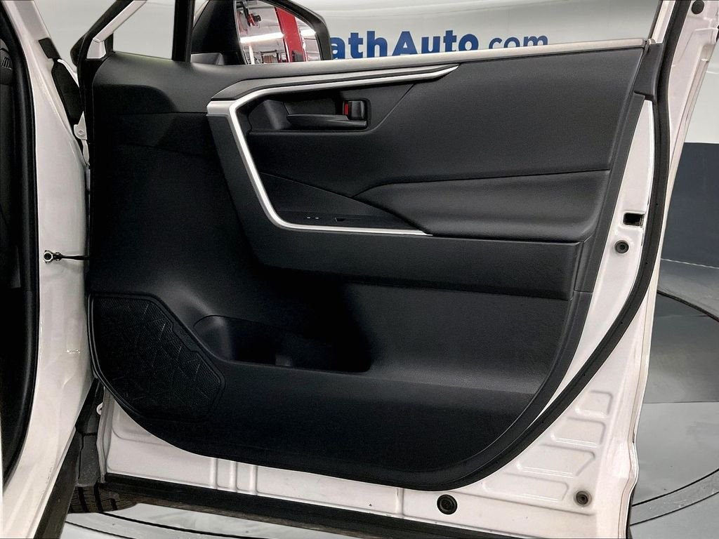 Used 2023 White Toyota LE image 28