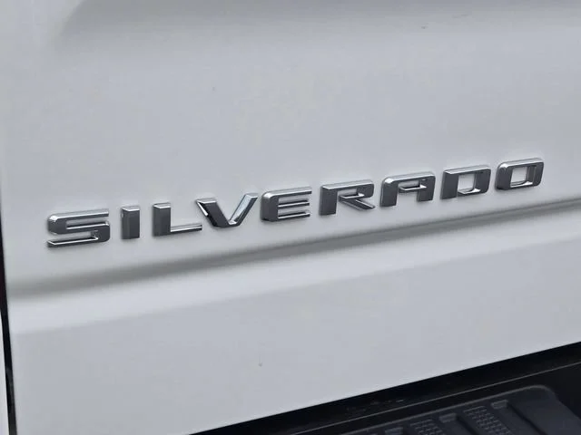 Used 2025 Summit White Chevrolet LT image 18