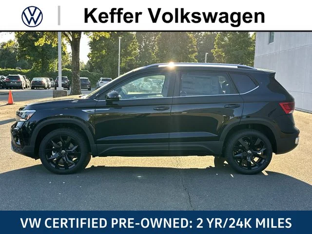 Certified Used 2023 Black Volkswagen 1.5T SE image 2