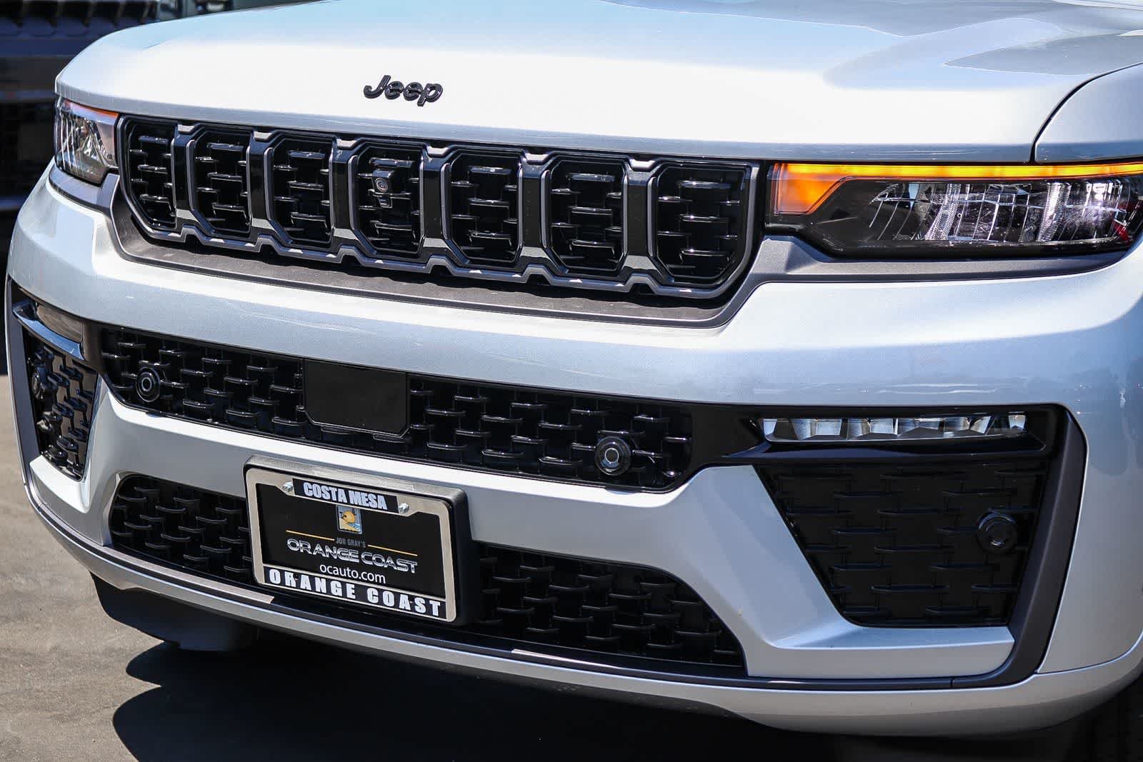 New 2026 Silver Zynith Jeep Limited Reserve image 9