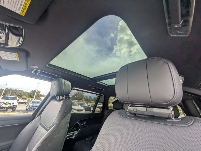 New 2027 White Land Rover SE image 19