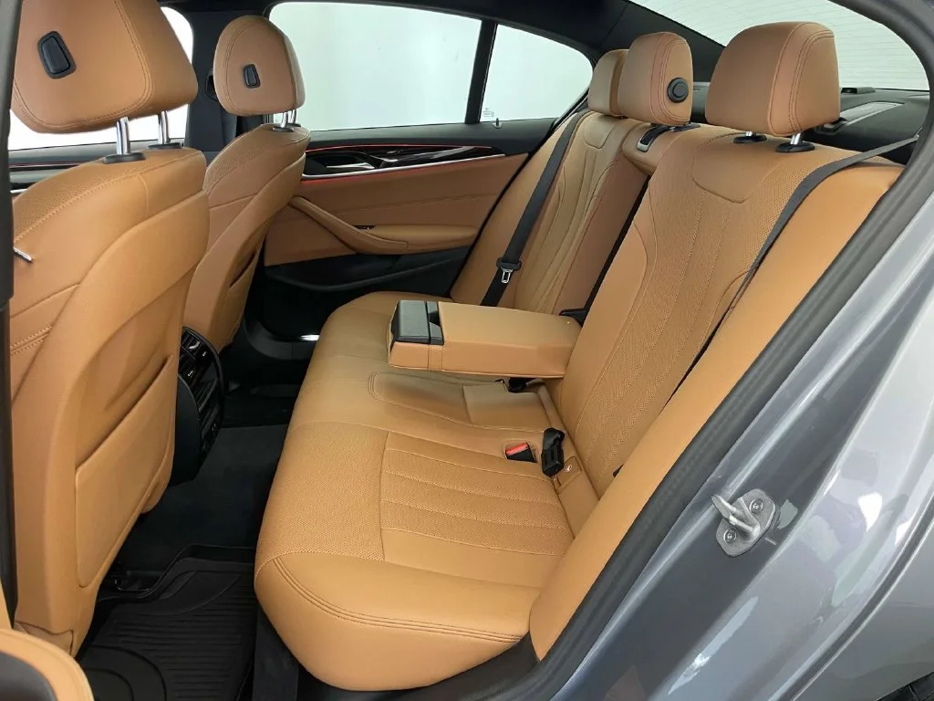 Used 2023 Gray BMW 530e iPerformance image 17