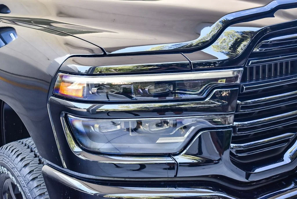 New 2026 Diamond Black Crystal Pearl-Coat Exterior Paint RAM Laramie image 8