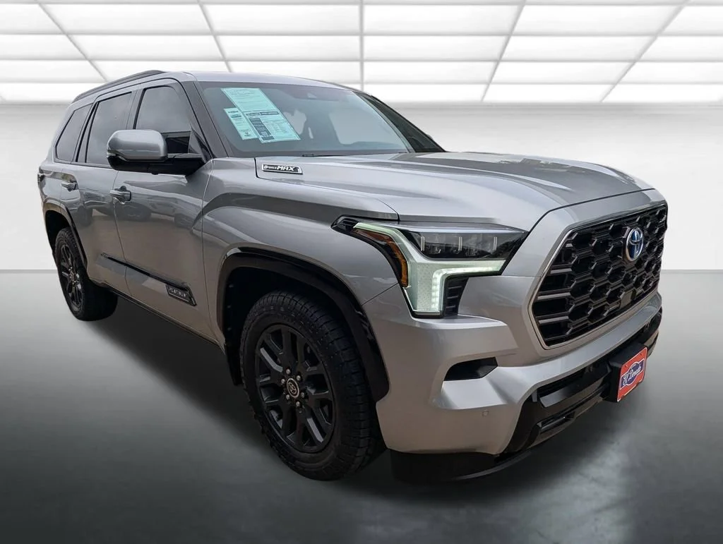 2023 Toyota Sequoia Platinum 4WD i-FORCE MAX Hybrid's photo