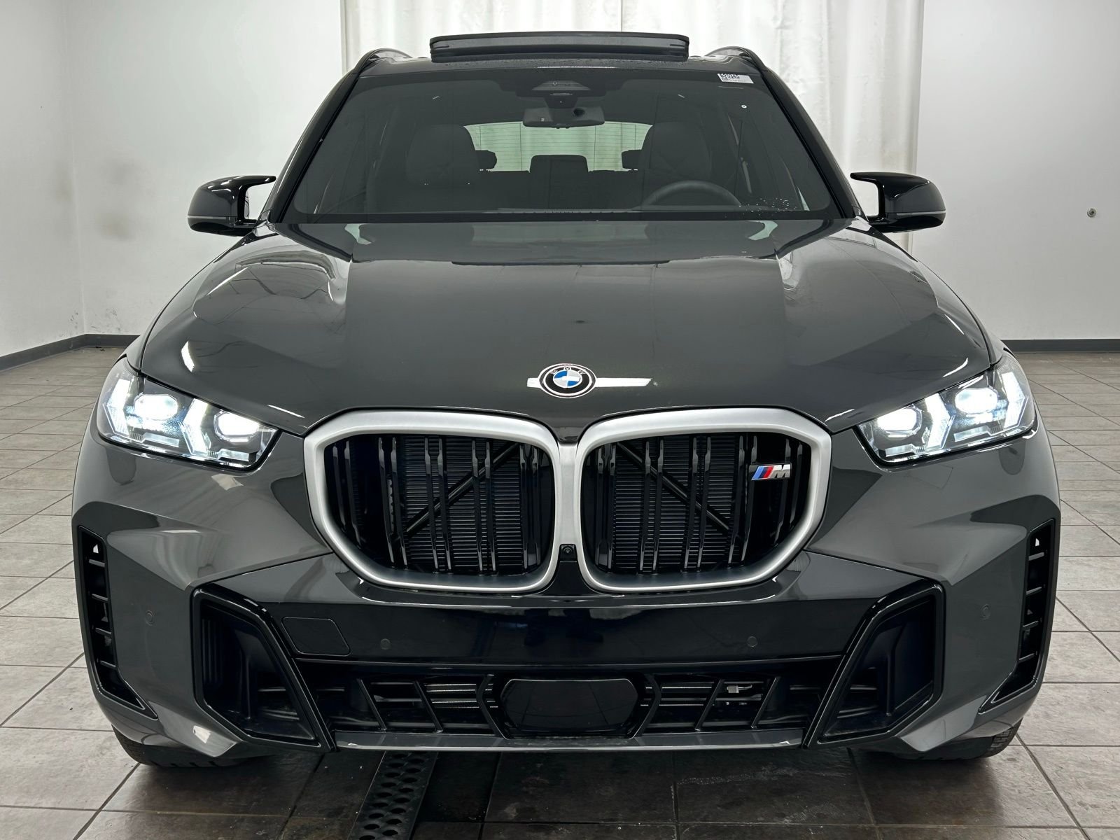 New 2026 Dravit Grey Metallic BMW M60i image 7