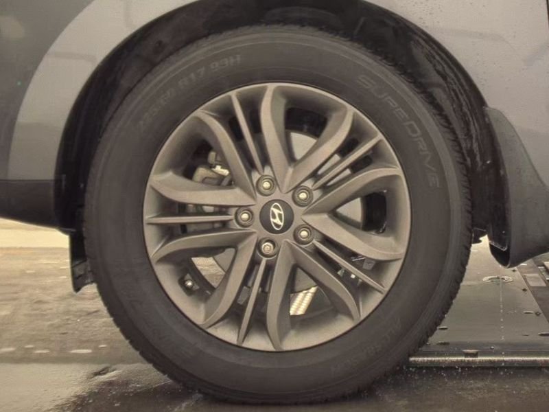 Used 2015 Shadow Grey Metallic Hyundai GLS image 24