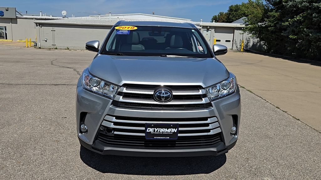 Used 2019 Celestial Silver Metallic Toyota SE image 2
