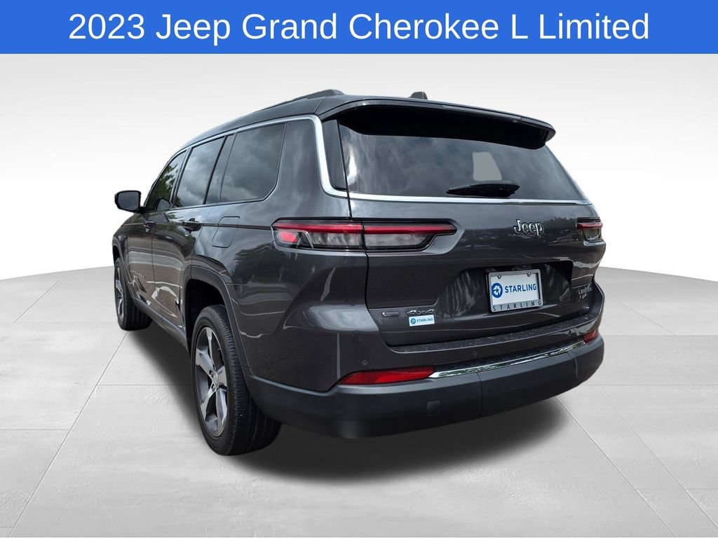 Used 2023  Jeep Limited image 7