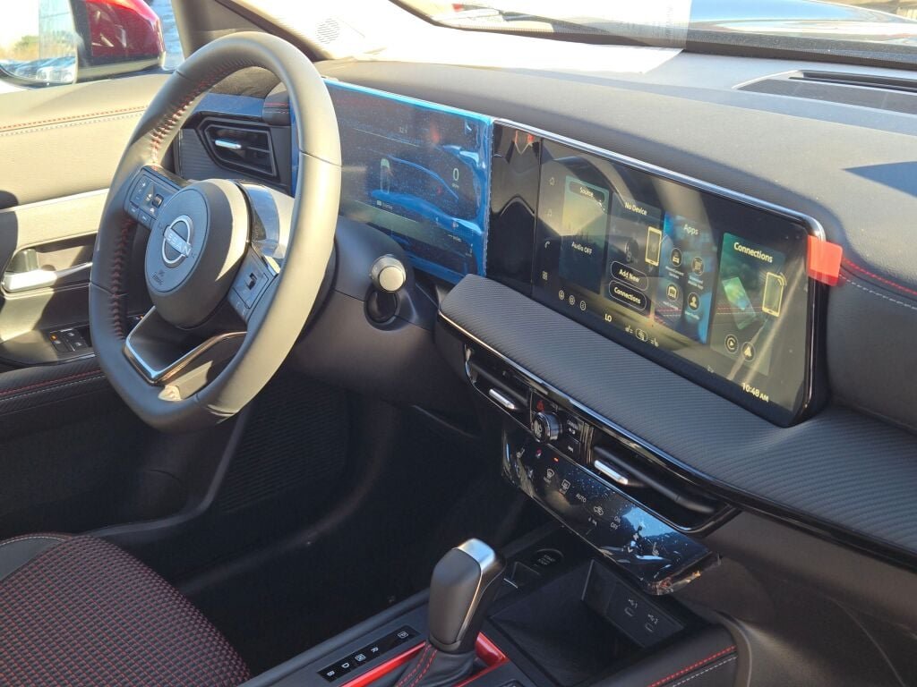 New 2026 Gun Metallic / Scarlet Ember Tintcoat Two-tone Nissan SR image 8
