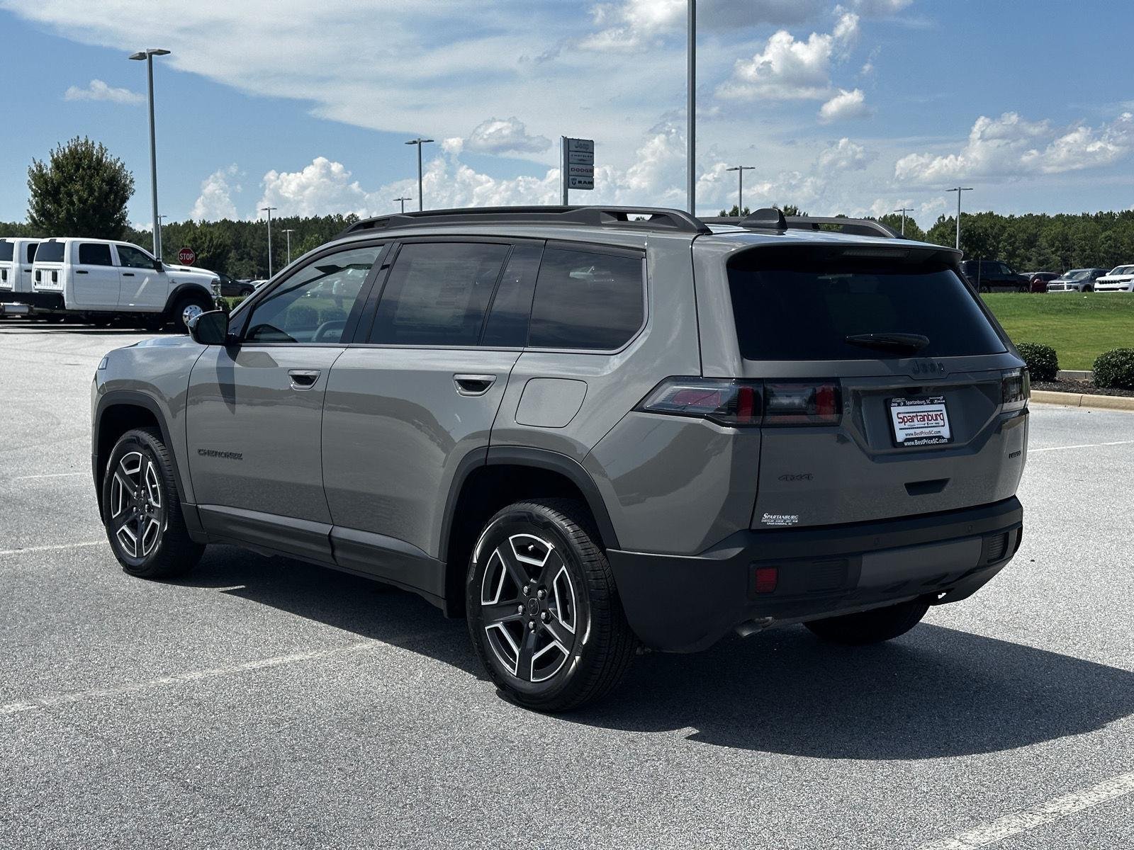 New 2026 Sting-Gray Clear-Coat Exterior Paint Jeep Laredo image 6
