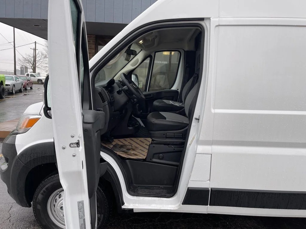 New 2025 Bright White Clear-Coat Exterior Paint RAM High Roof image 12