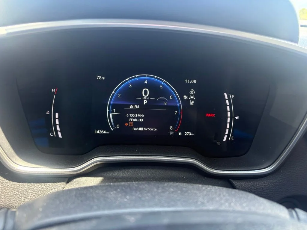Used 2025  Toyota XLE image 14