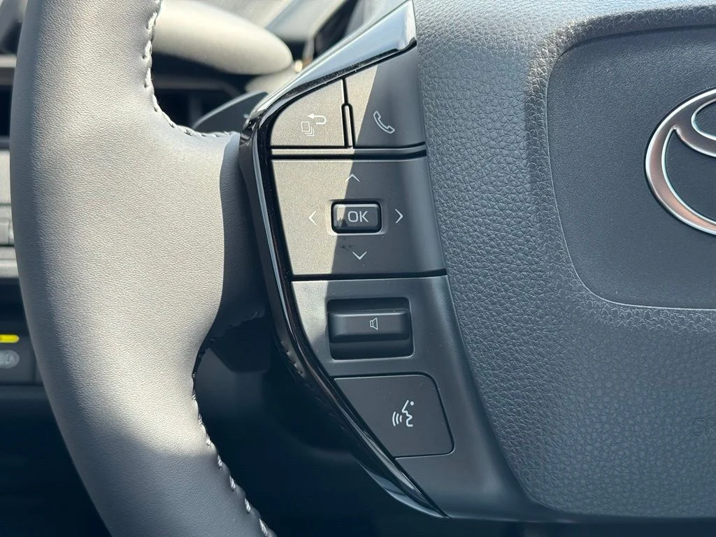 New 2026 Wind Chill Pearl Toyota XLE image 25