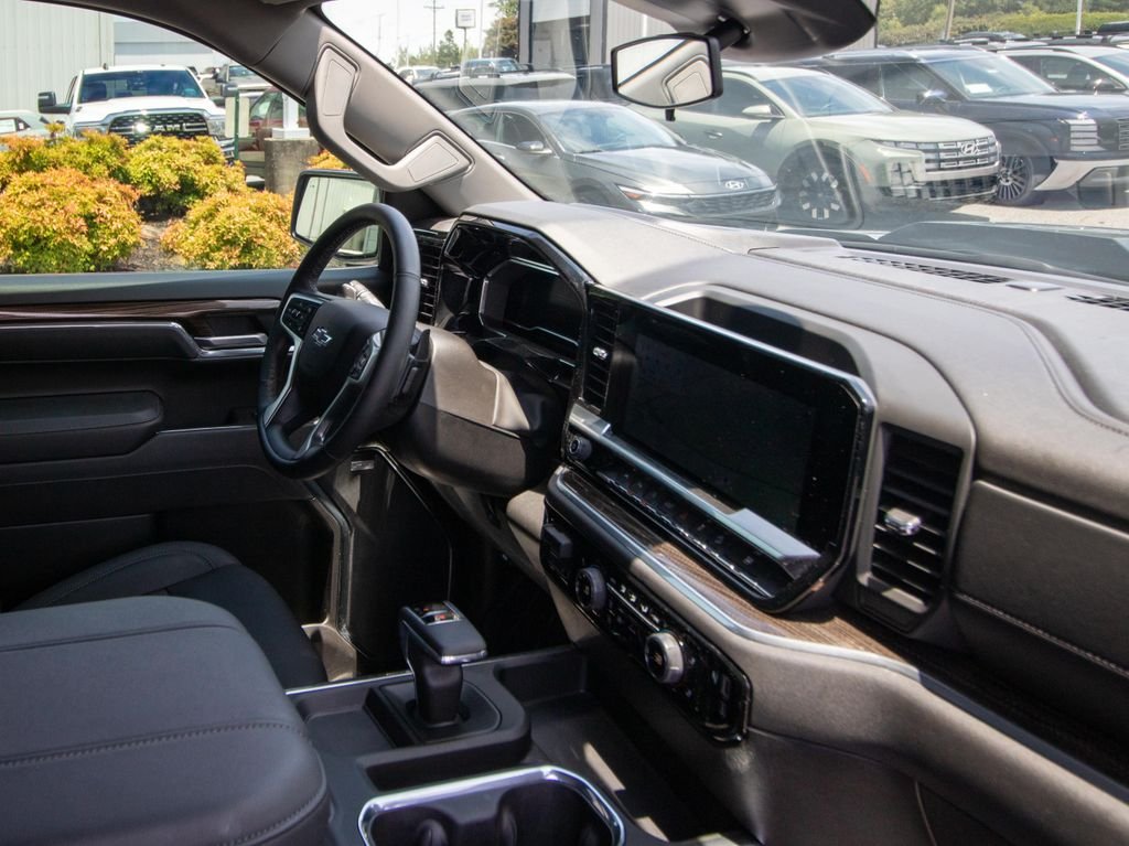 2025 Chevrolet Silverado 1500 LT Trail Boss - Photo 18