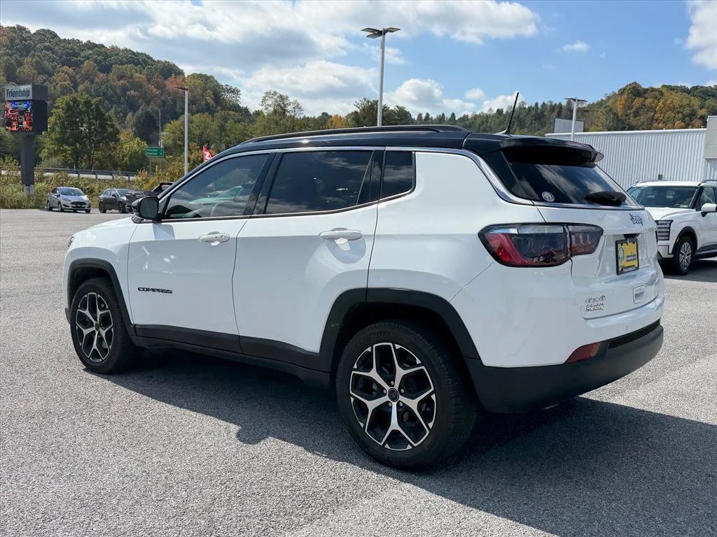 Used 2025 White Jeep Limited image 5