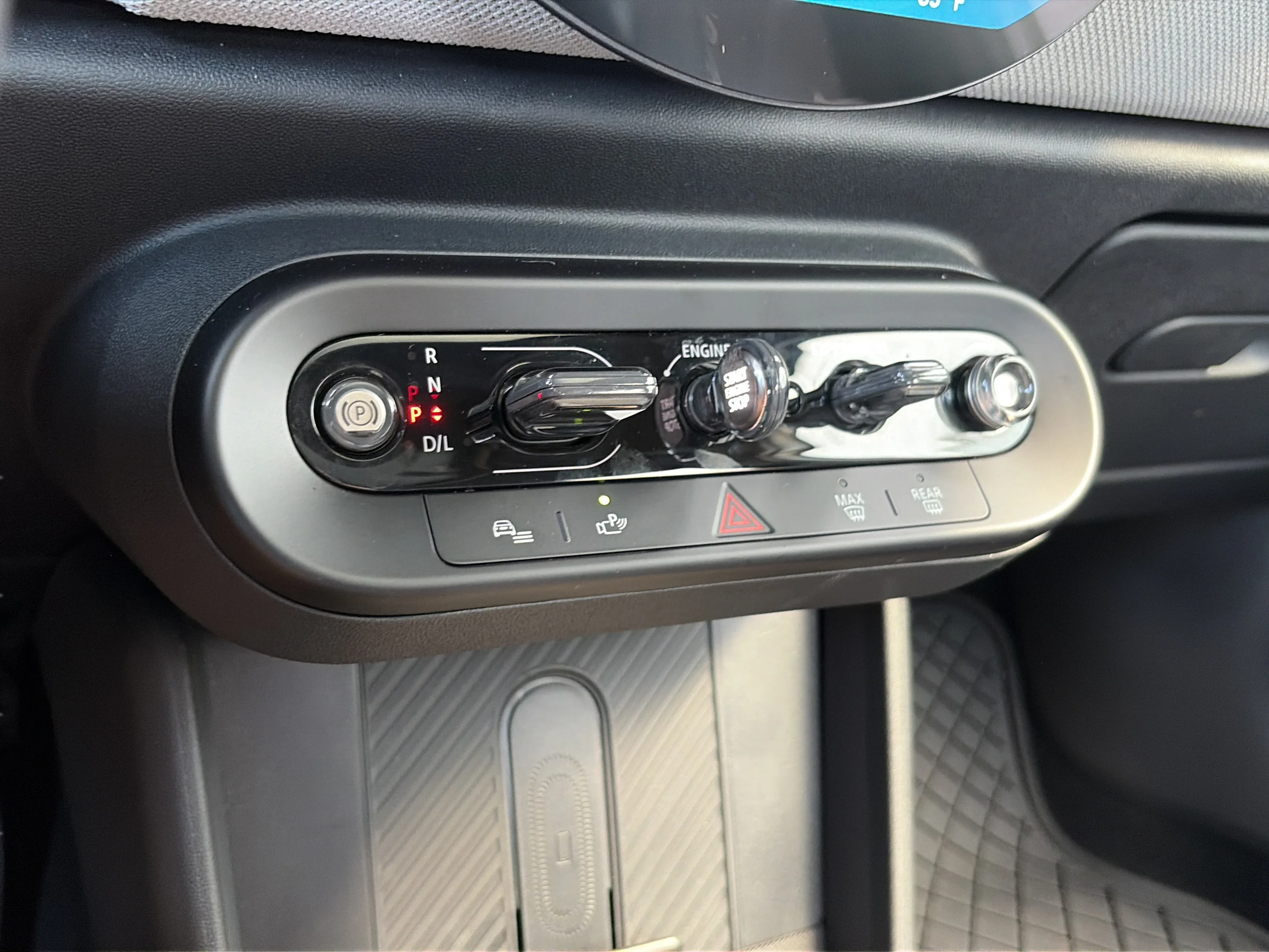 Used 2025 Silver MINI Cooper image 18