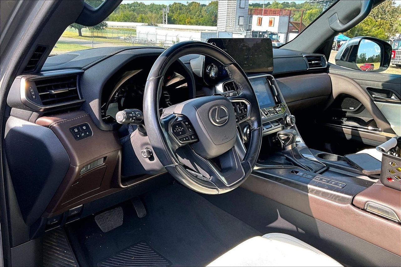Used 2024 Atomic Silver Lexus Luxury image 5