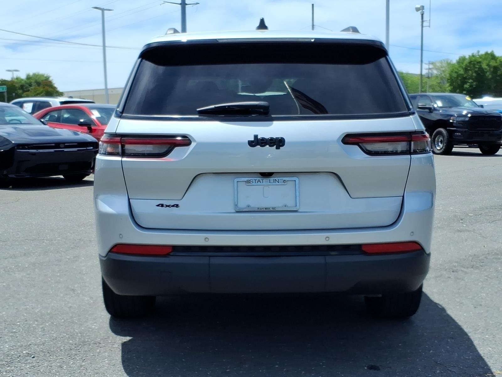 Used 2023 Silver Zynith Jeep Altitude image 16