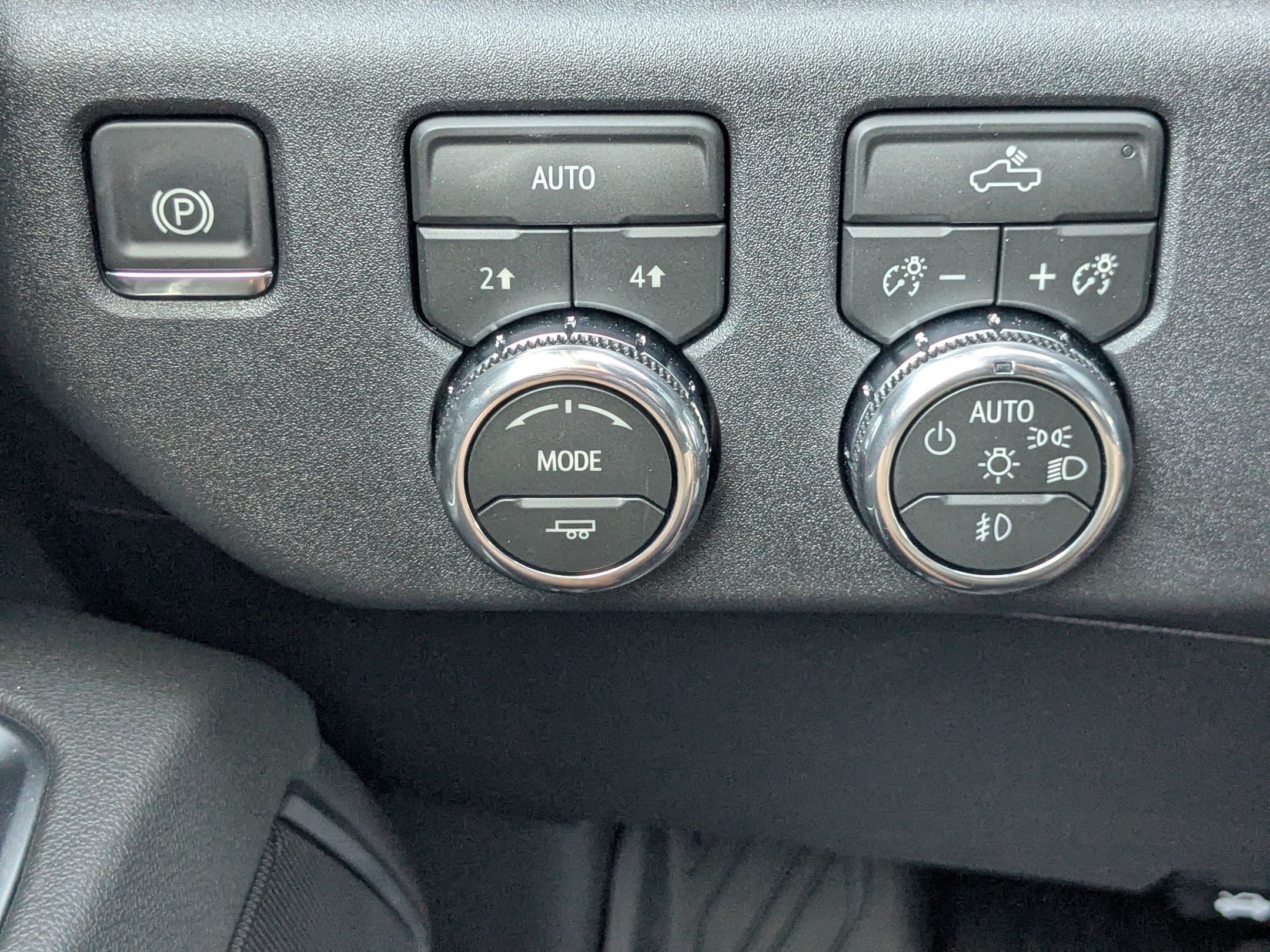 New 2026 Onyx Black GMC Elevation image 16