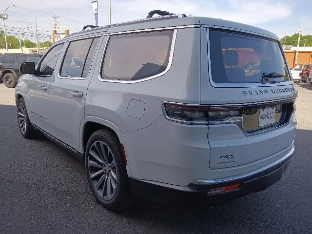 Certified Used 2022 White Jeep Series II image 5