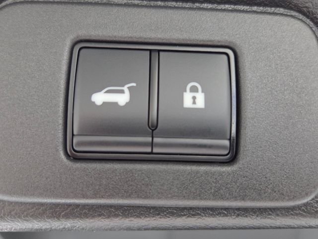 Used 2023 Gray Nissan Platinum image 13
