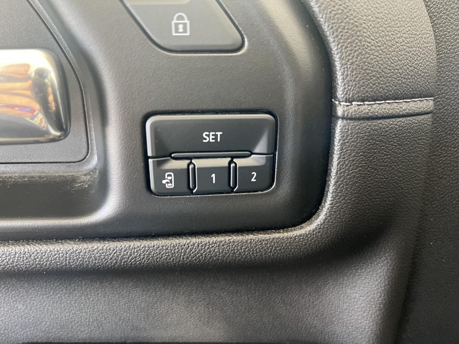 Used 2022 Summit White Chevrolet High Country image 7
