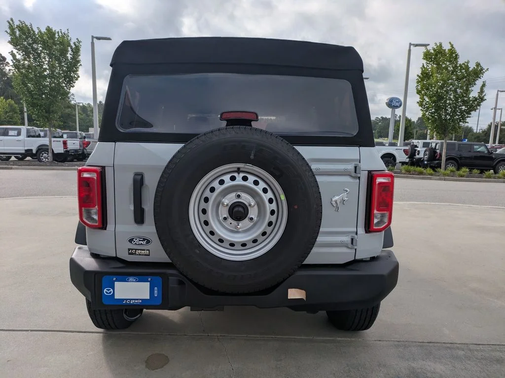 New 2026 Avalanche Gray Ford Base image 5