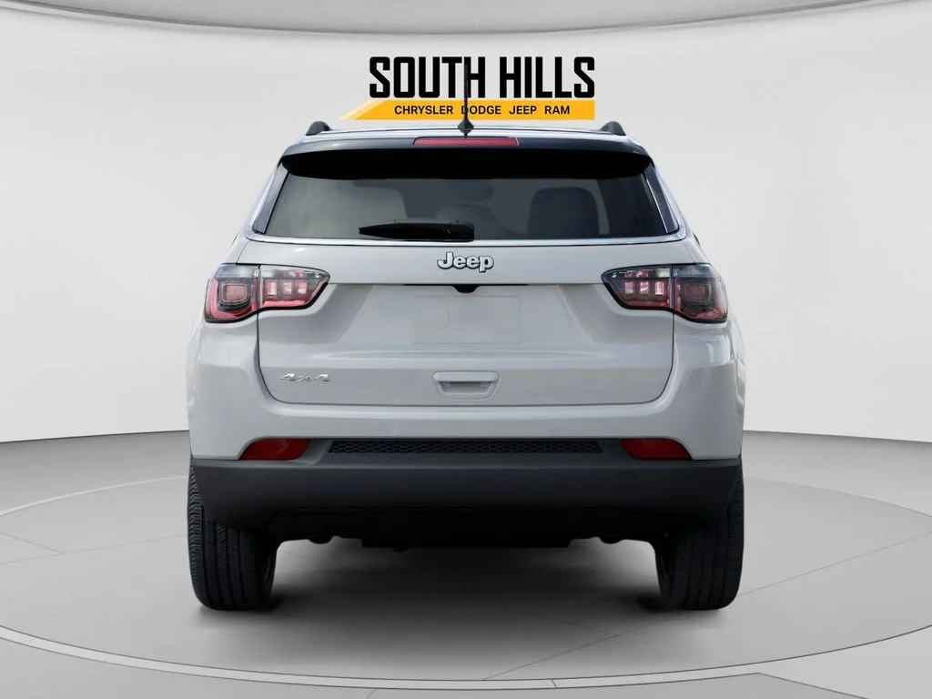 New 2026 Bright White Clear-Coat Exterior Paint Jeep Limited image 7