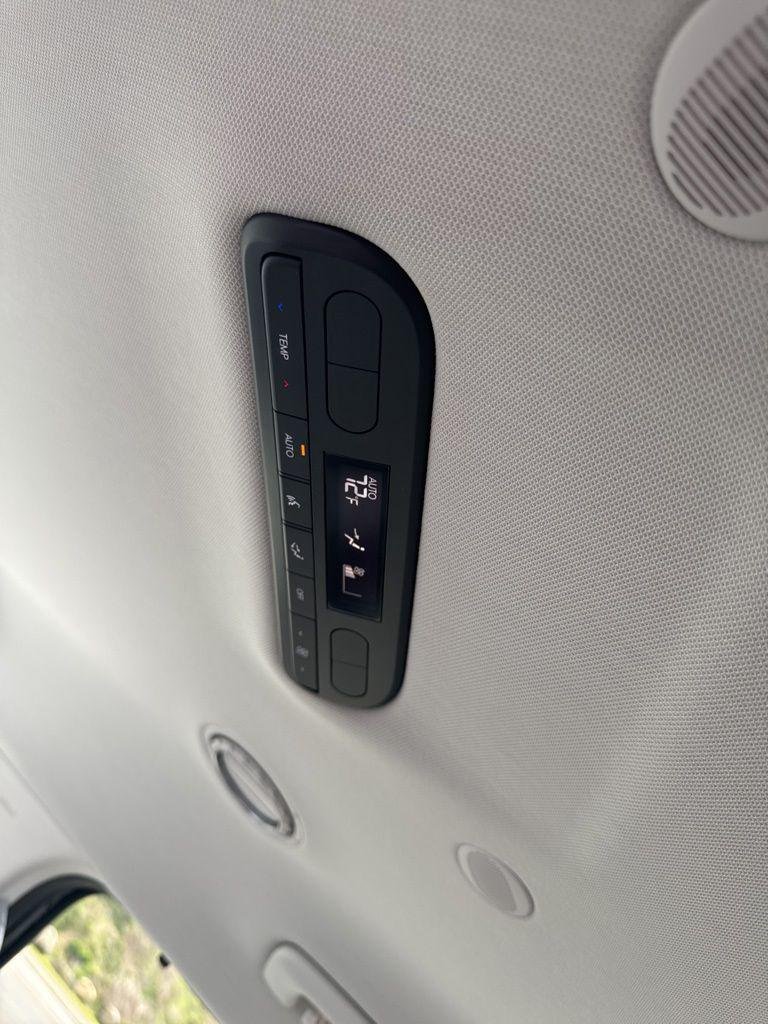 New 2026 Black Hyundai SEL 7P image 34