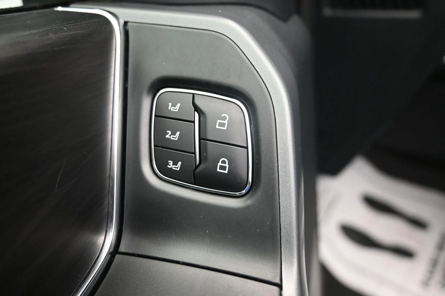 Used 2025 Oxford White Ford LARIAT image 23