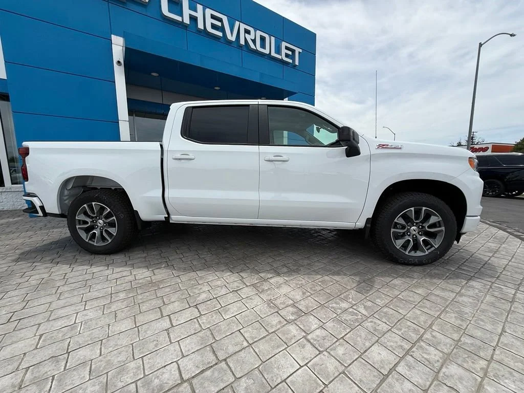 New 2026 Onyx Black GMC Elevation image 7