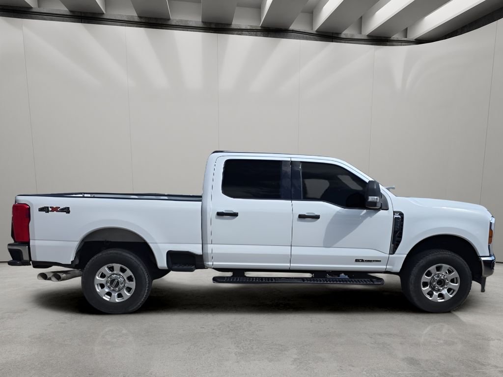 Used 2024 Oxford White Ford XLT image 7