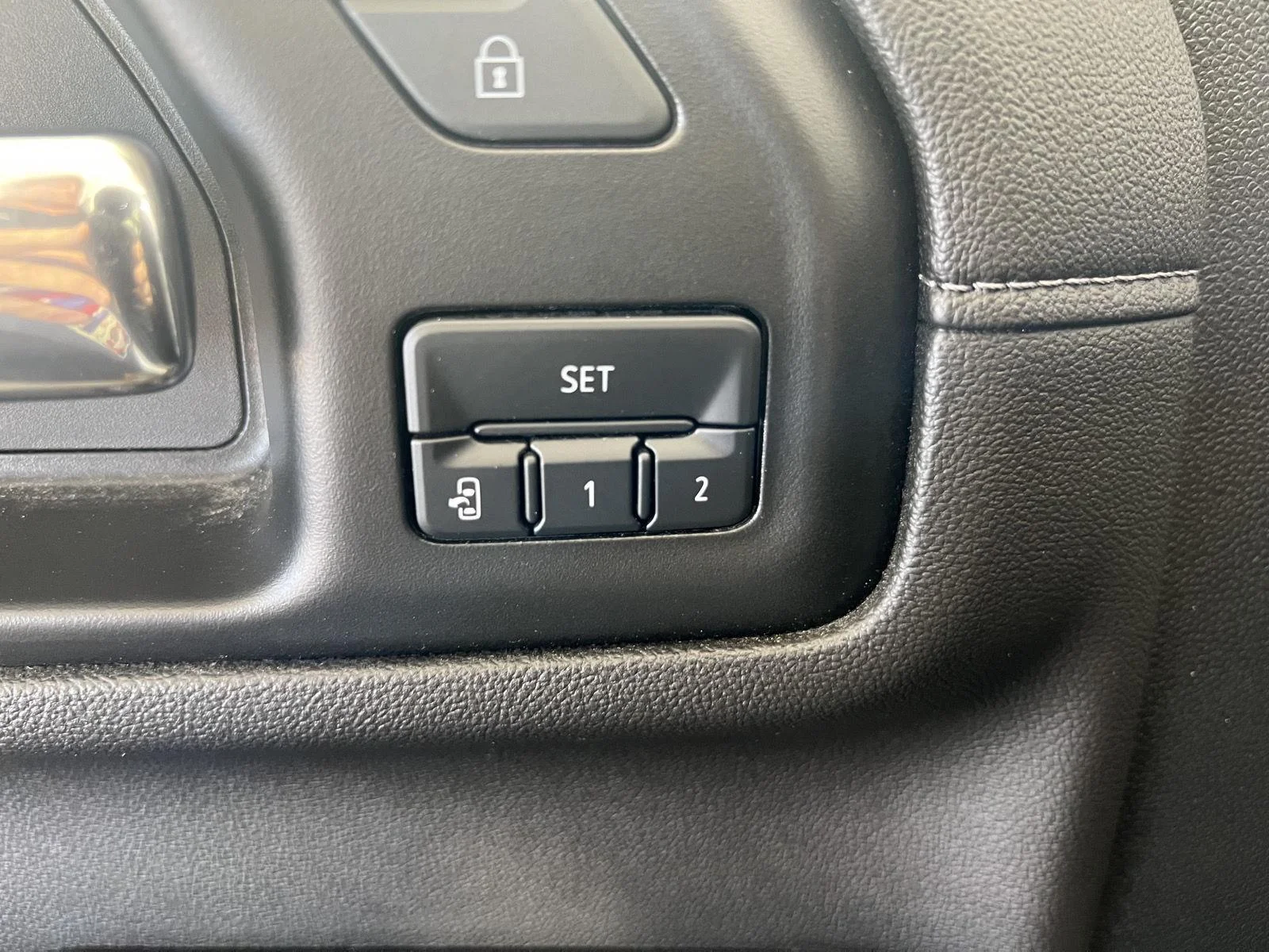 Used 2022 SUMMIT WHITE Chevrolet High Country image 7