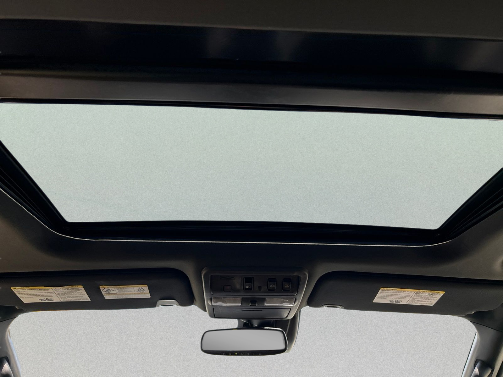 Used 2021 White Nissan Platinum Reserve image 19