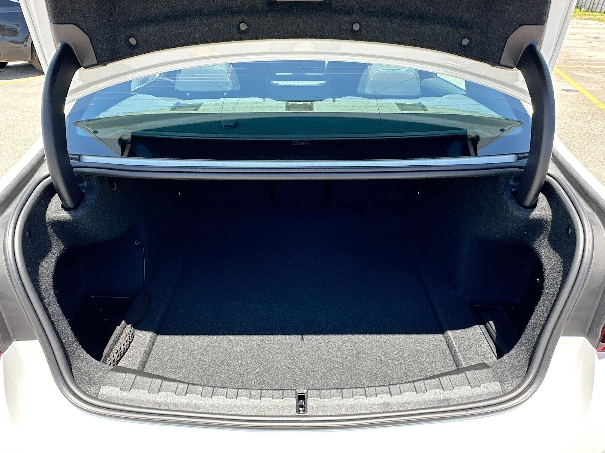 2025 BMW 3 Series 330i - Photo 23