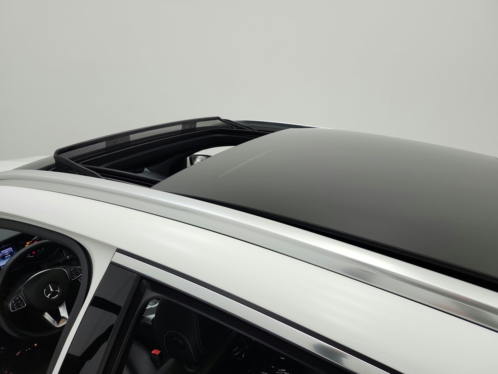 Used 2019 Polar White Mercedes-Benz GLC 300 SUV image 11