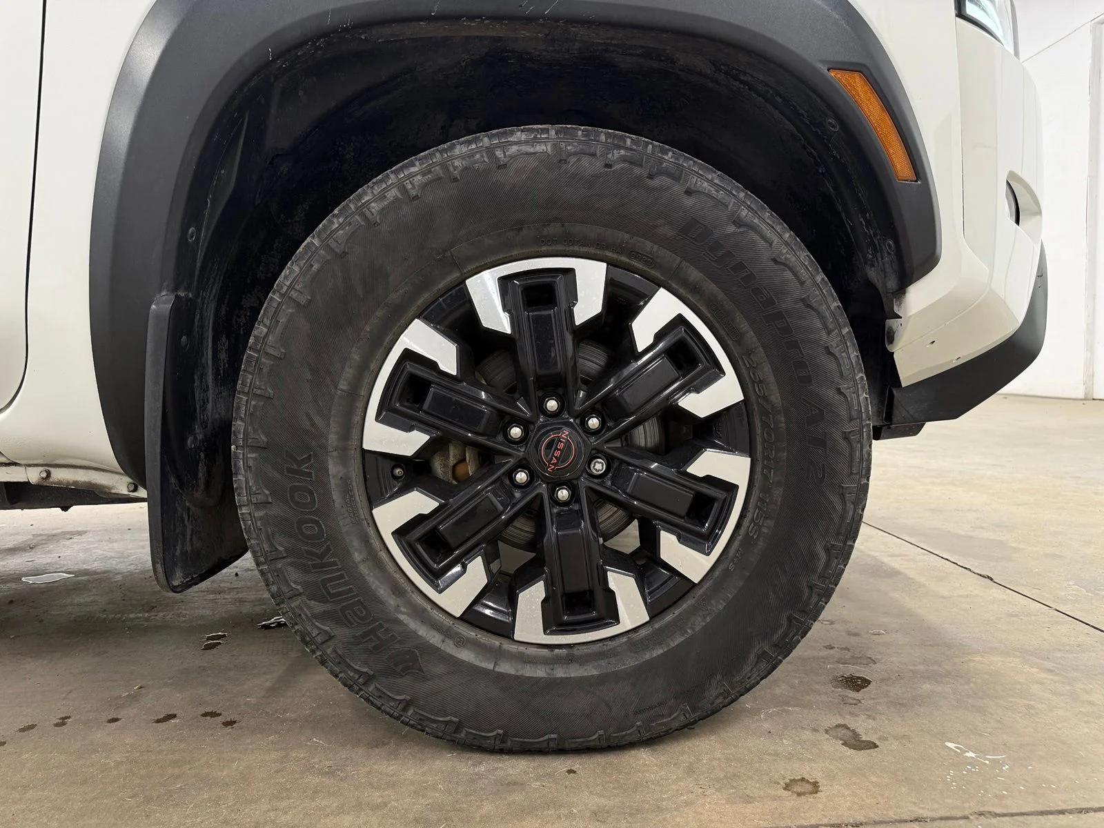 Used 2023 White Nissan PRO-4X image 27