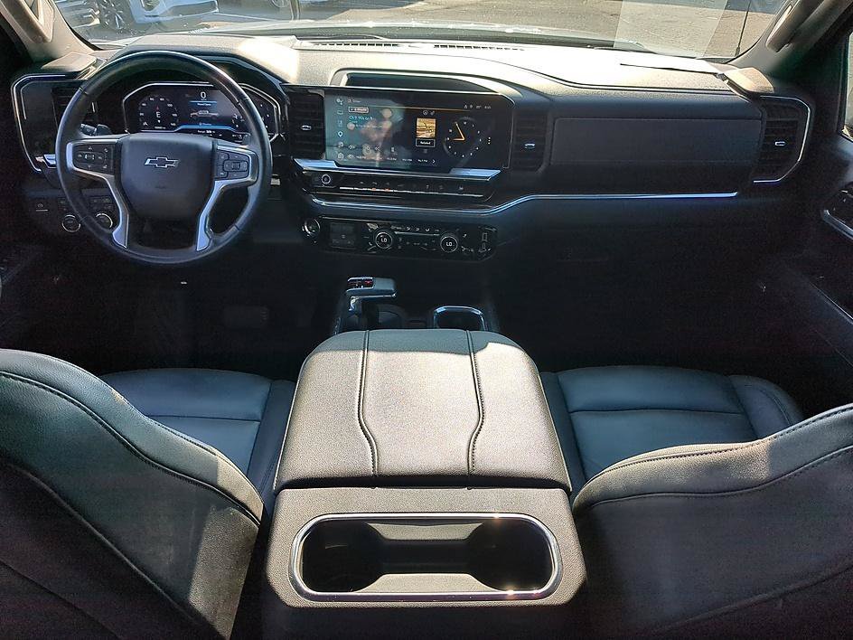 Used 2025 Summit White Chevrolet RST image 30
