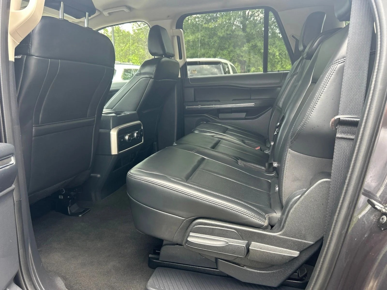 Used 2024 Gray Ford XLT image 30