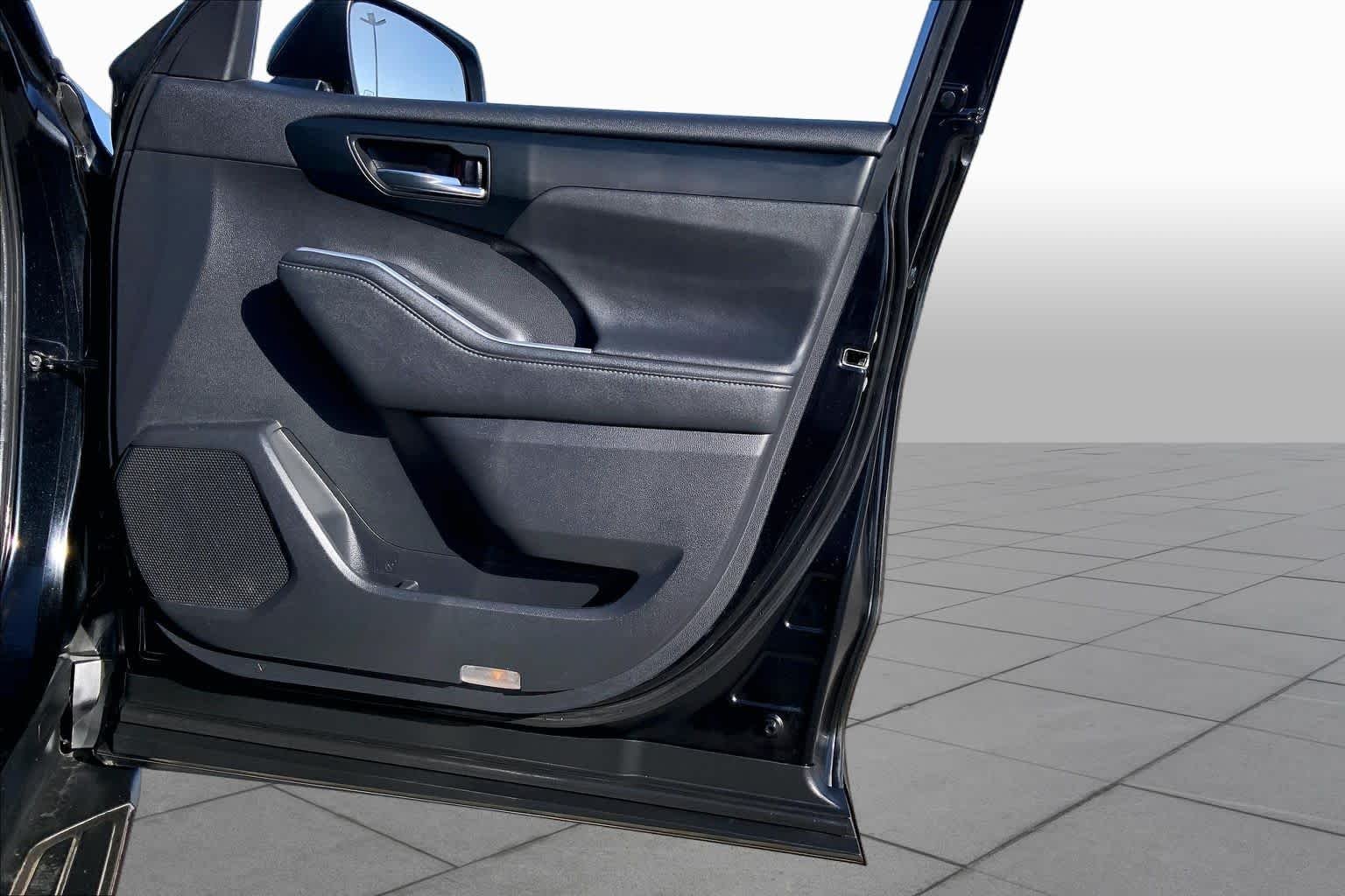 Used 2021 Midnight Black Metallic Toyota XLE image 22