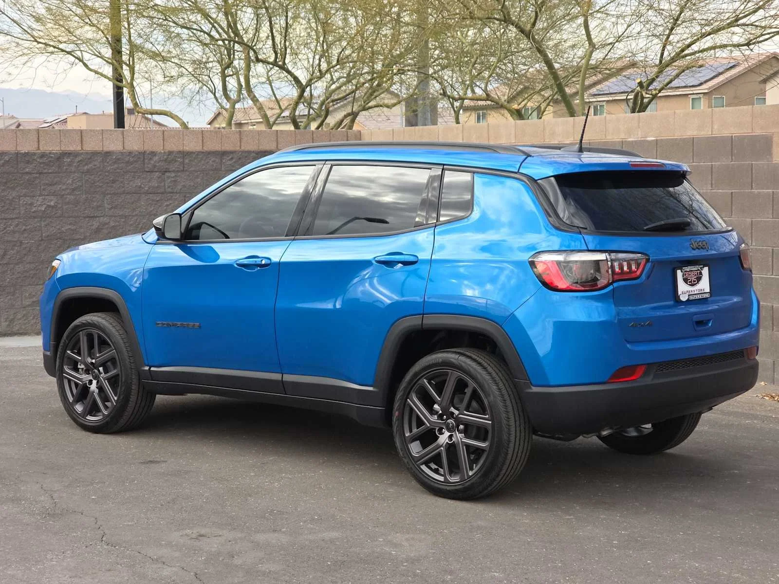 New 2026 Hydro Blue Pearl-Coat Exterior Paint Jeep Latitude image 7