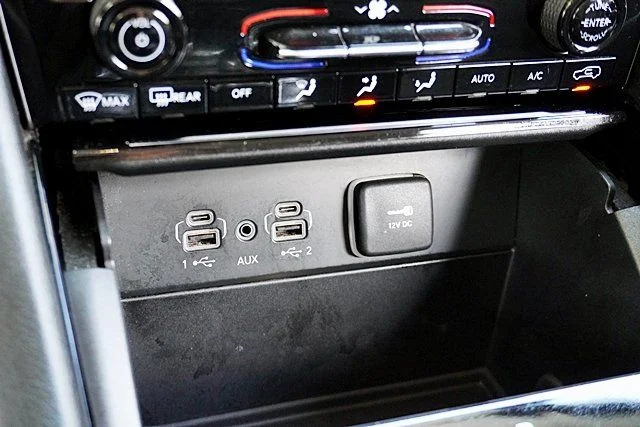 Used 2023 White Jeep Laredo image 28