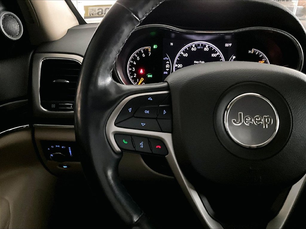 Used 2019 Diamond Black Crystal Pearlcoat Jeep Limited image 23