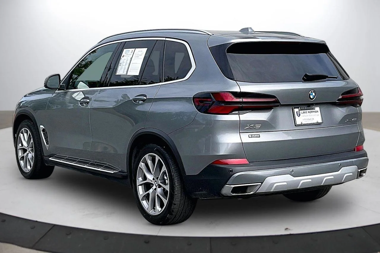 Certified Used 2024 Gray BMW xDrive40i image 7