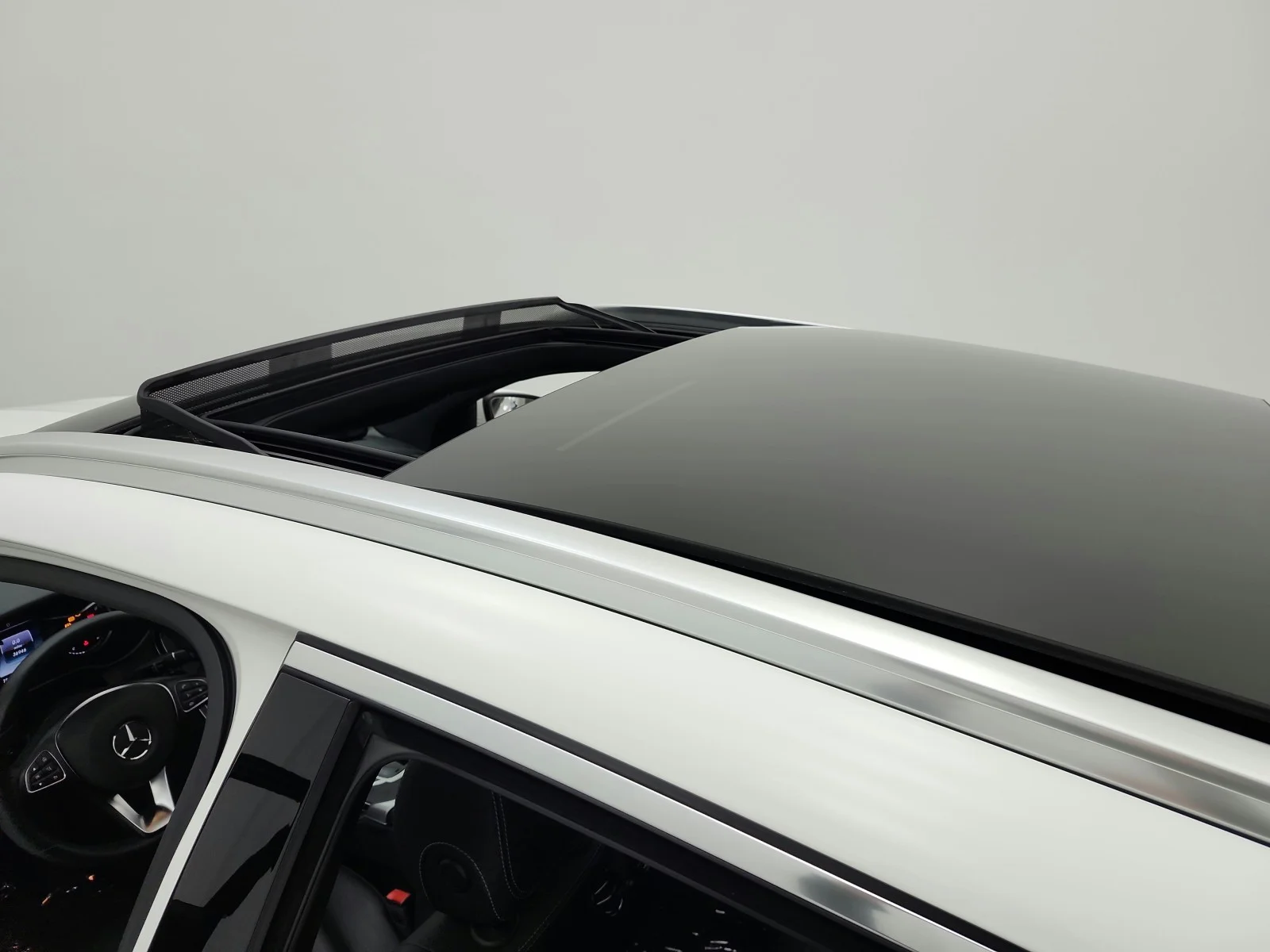 Used 2019 Polar White Mercedes-Benz GLC 300 SUV image 11