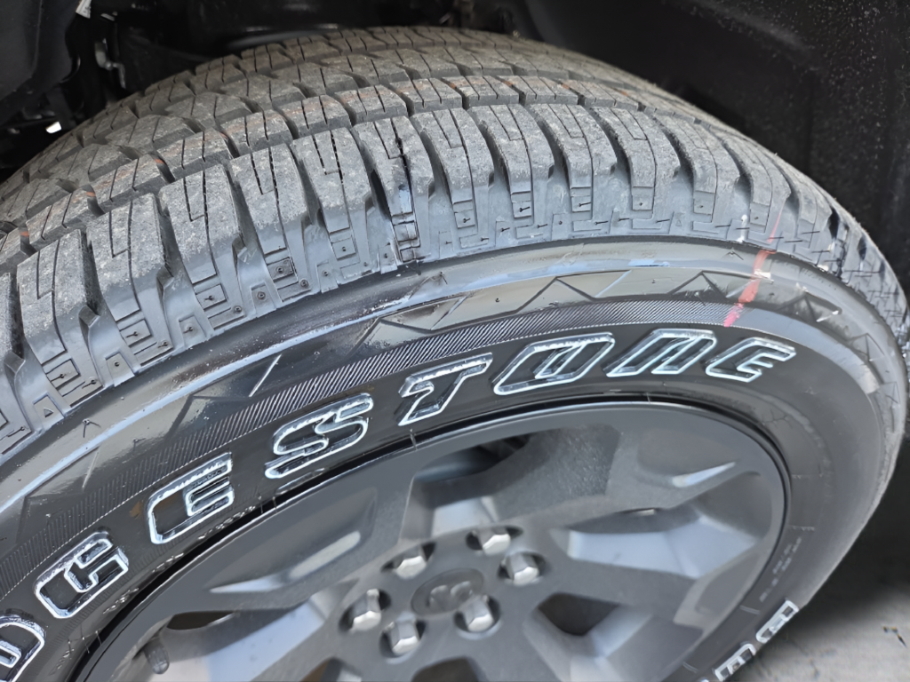 New 2026 Diamond Black Crystal Pearl-Coat Exterior Paint RAM Big Horn/Lone Star image 19